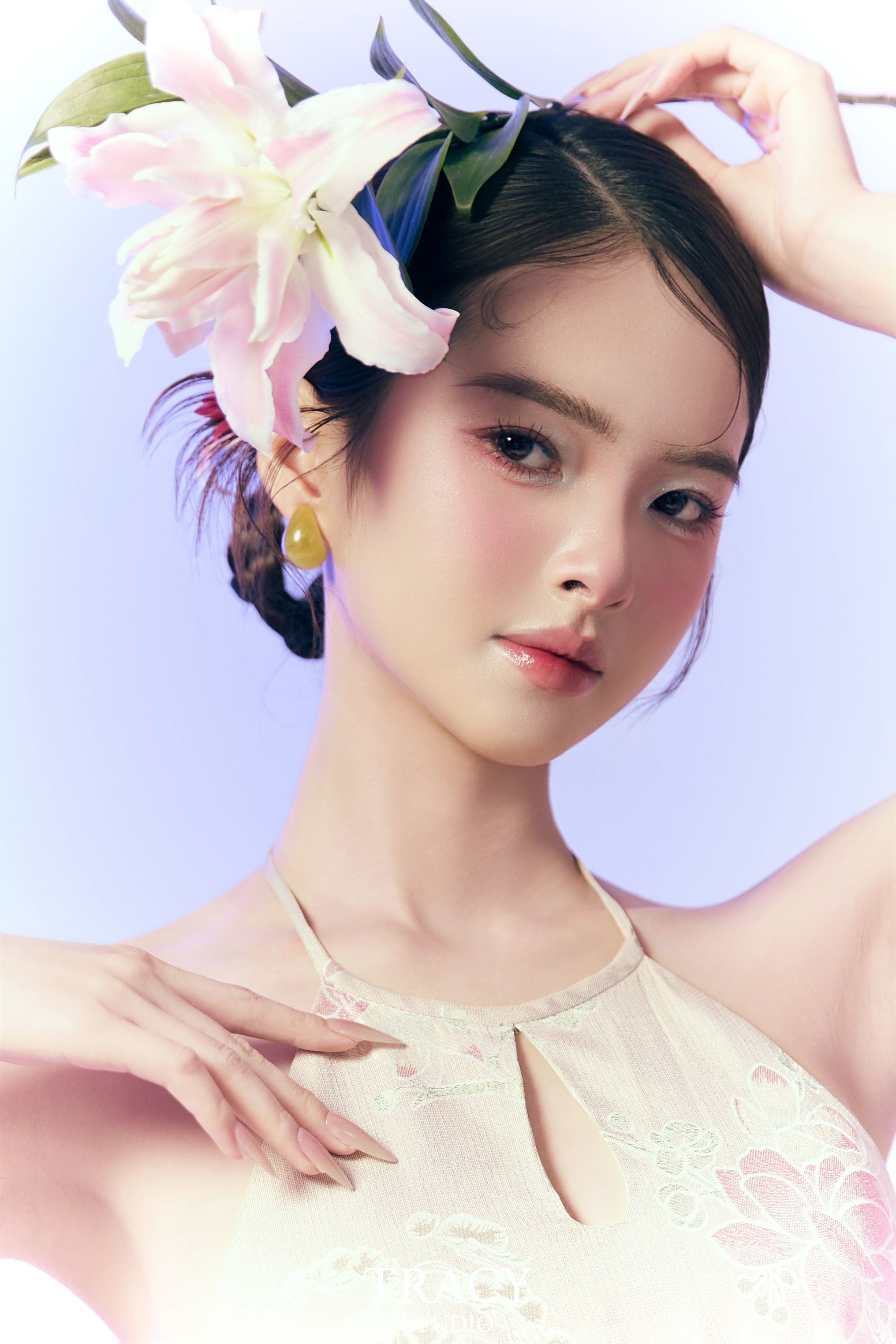 frontend/img/gallery/anh-tet-yem-ao-dai/tracy-studio-chup-anh-yem-bien (2).jpg